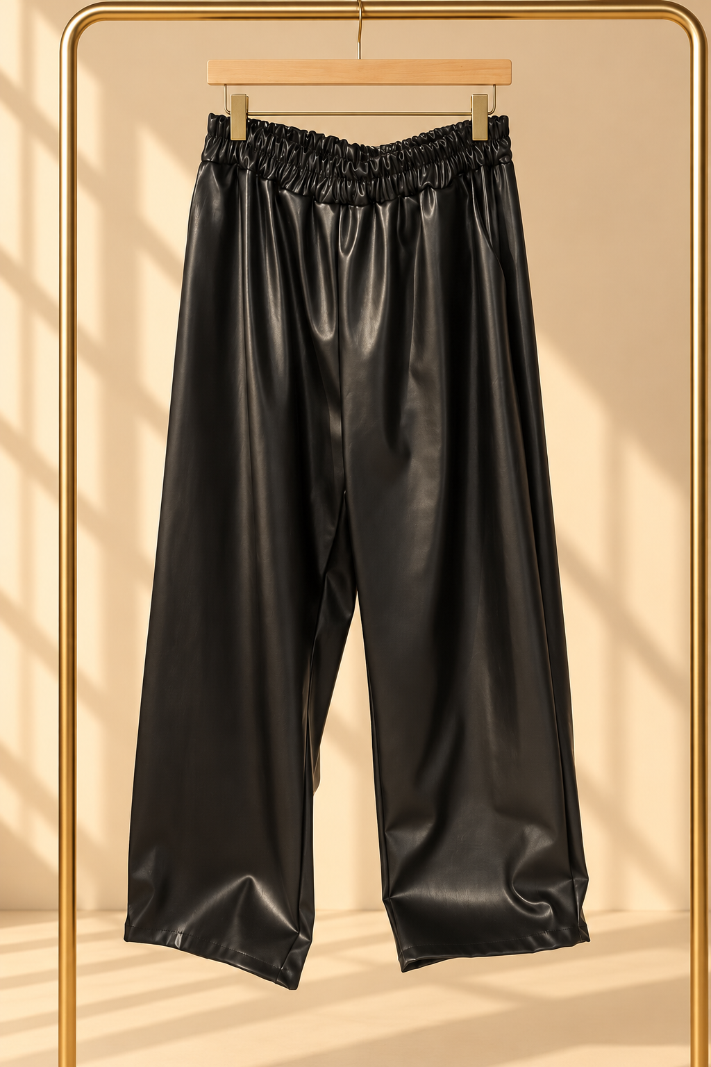 Pantalon Zina – Similicuir noir à coupe ballon